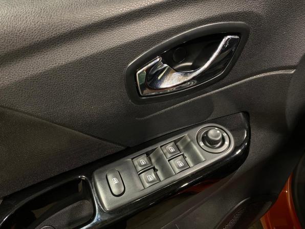 Renault Kaptur I с пробегом 2017 года, цена 1 430 000 рублей, 102423 км, внедорожник, Автокод Объявления