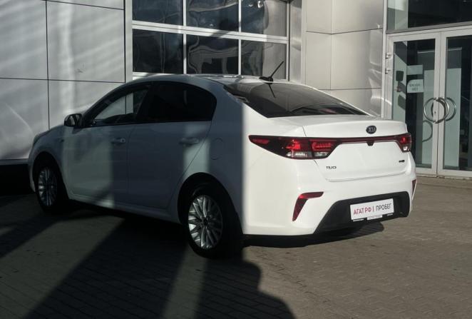 Kia Rio IV с пробегом 2018 года, цена 1 380 000 рублей, 68159 км, седан, Автокод Объявления