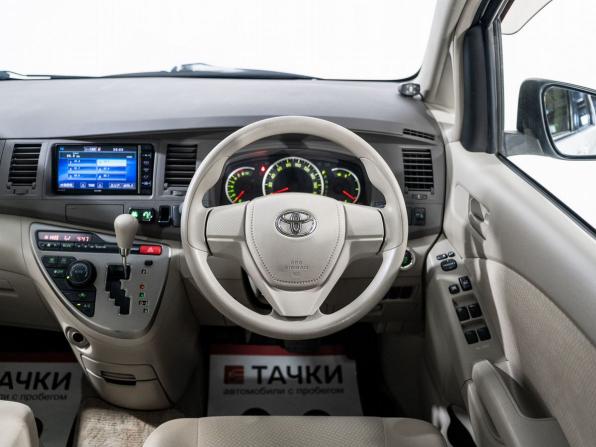 Toyota ISis I Рестайлинг с пробегом 2014 года, цена 1 130 500 рублей, 134820 км, компактвэн, Автокод Объявления