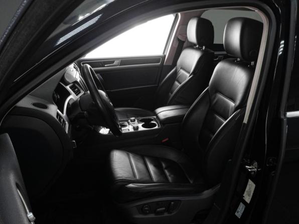 Volkswagen Touareg II Рестайлинг с пробегом 2015 года, цена 2 999 000 рублей, 193008 км, внедорожник, Автокод Объявления