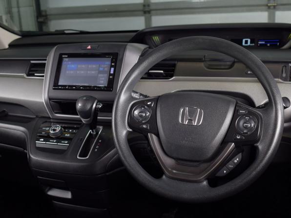 Honda Freed II с пробегом 2017 года, цена 1 495 995 рублей, 119114 км, компактвэн, Автокод Объявления