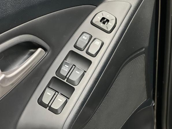 Hyundai ix35 I с пробегом 2013 года, цена 1 240 000 рублей, 75567 км, внедорожник, Автокод Объявления