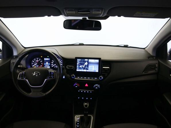 Hyundai Solaris II Рестайлинг с пробегом 2021 года, цена 1 799 000 рублей, 54000 км, седан, Автокод Объявления