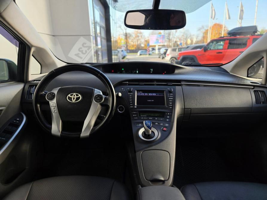Toyota Prius III (XW30) Санкт-Петербург  - изображение 8