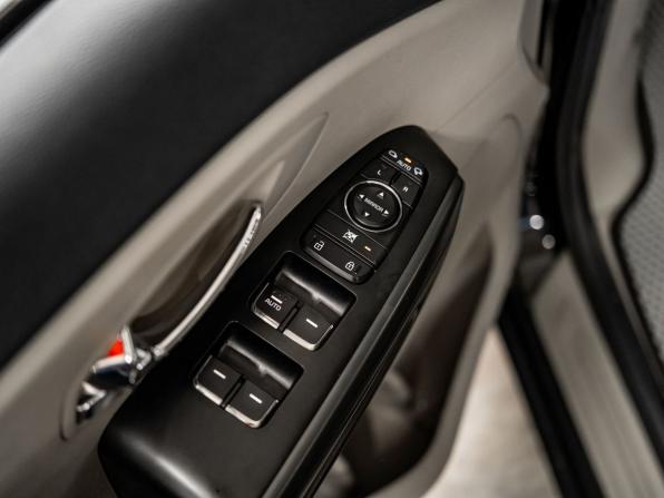 Kia Carnival III с пробегом 2019 года, цена 2 860 000 рублей, 122317 км, минивэн, Автокод Объявления
