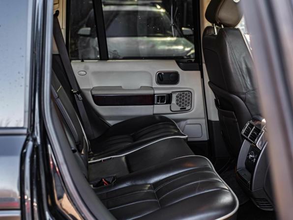 Land Rover Range Rover III Рестайлинг 2 с пробегом 2011 года, цена 1 350 000 рублей, 357523 км, внедорожник, Автокод Объявления