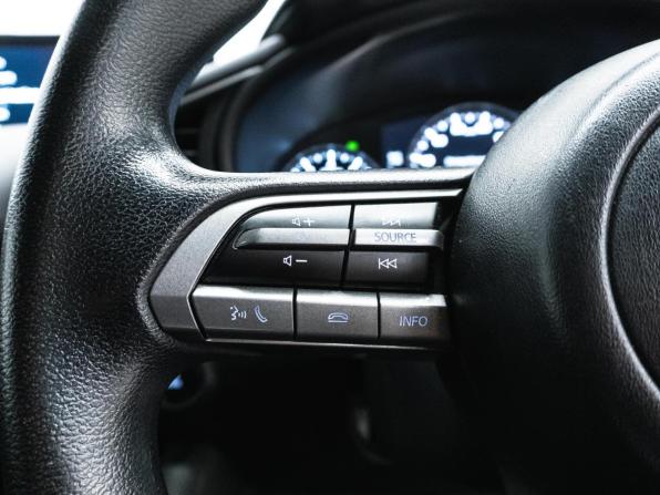 Mazda 3 IV (BP) с пробегом 2021 года, цена 1 500 000 рублей, 115920 км, хэтчбек, Автокод Объявления