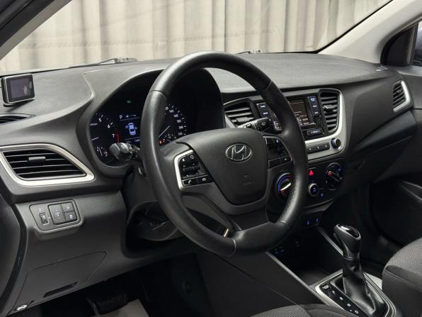 Hyundai Solaris II с пробегом 2017 года, цена 1 099 000 рублей, 134137 км, седан, Автокод Объявления