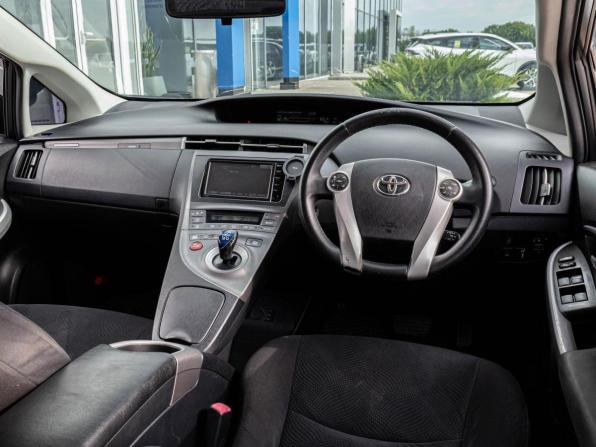 Toyota Prius III Рестайлинг (XW30) с пробегом 2012 года, цена 1 239 000 рублей, 175854 км, лифтбек, Автокод Объявления