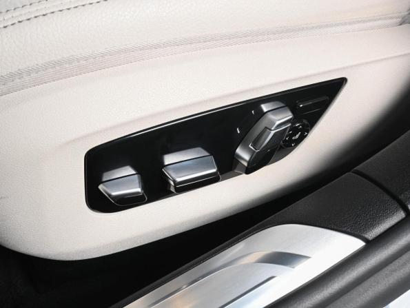 BMW 7 серии VI (G11/G12) с пробегом 2017 года, цена 3 299 000 рублей, 123725 км, седан, Автокод Объявления
