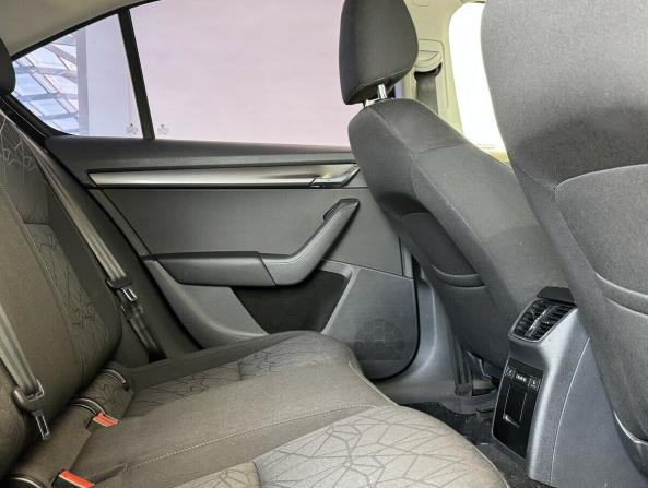 Skoda Octavia III (A7) Рестайлинг с пробегом 2019 года, цена 1 650 000 рублей, 198449 км, лифтбек, Автокод Объявления