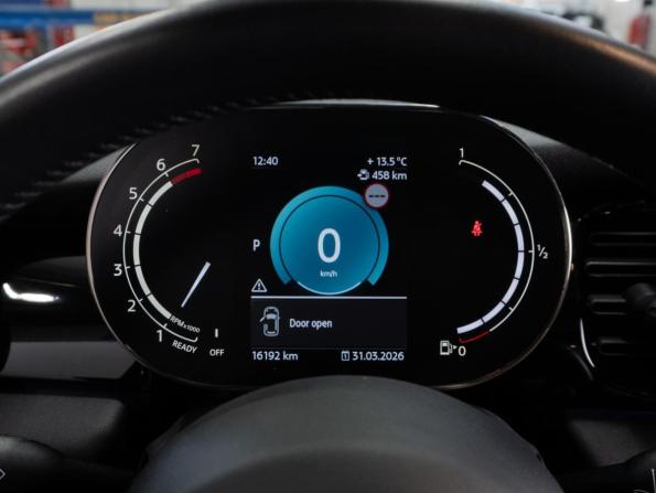 Mini Hatch III (F55/F56) Рестайлинг 2 с пробегом 2022 года, цена 3 149 000 рублей, 16192 км, хэтчбек, Автокод Объявления