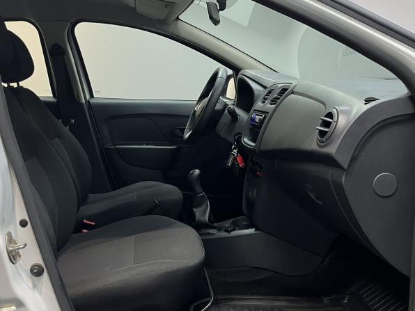 Renault Sandero II Рестайлинг с пробегом 2020 года, цена 950 000 рублей, 109929 км, хэтчбек, Автокод Объявления