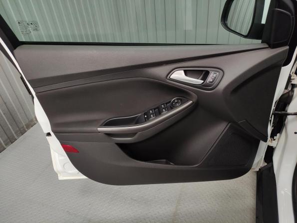Ford Focus III Рестайлинг с пробегом 2016 года, цена 1 149 000 рублей, 93709 км, хэтчбек, Автокод Объявления