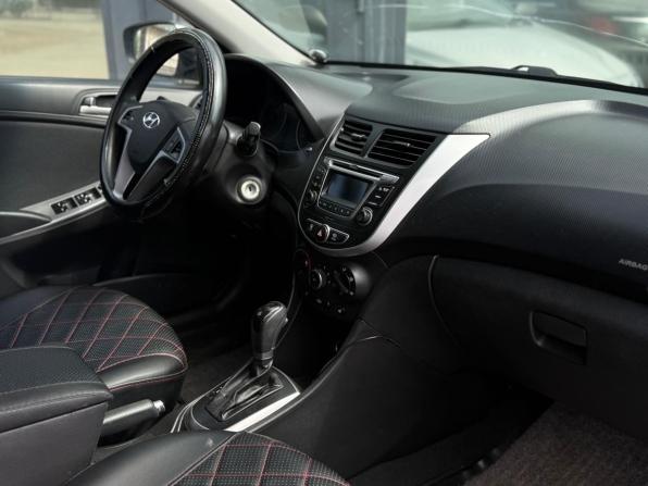 Hyundai Solaris I Рестайлинг с пробегом 2015 года, цена 899 000 рублей, 90000 км, хэтчбек, Автокод Объявления