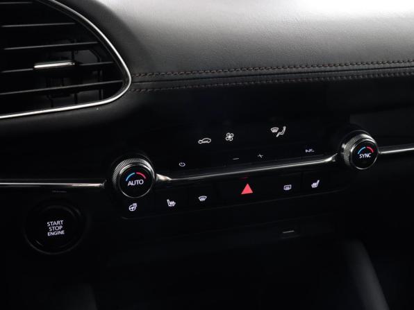 Mazda 3 IV (BP) с пробегом 2019 года, цена 2 100 000 рублей, 73467 км, хэтчбек, Автокод Объявления