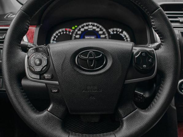 Toyota Camry VII (XV50) с пробегом 2013 года, цена 1 750 000 рублей, 180221 км, седан, Автокод Объявления