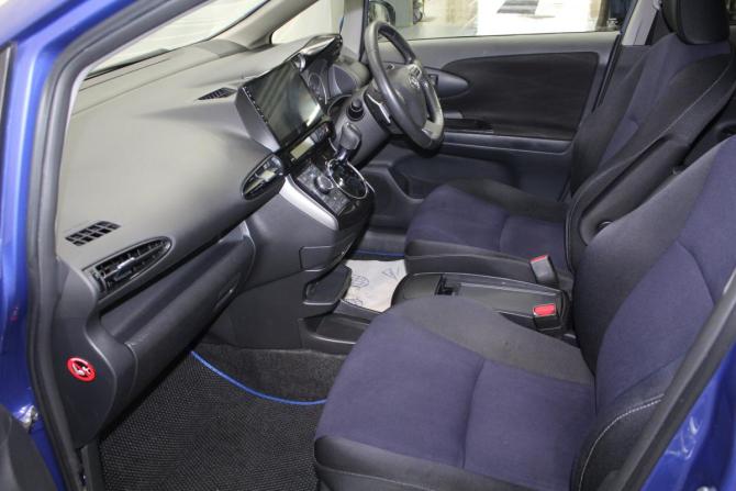 Toyota Wish II Рестайлинг с пробегом 2012 года, цена 1 229 000 рублей, 158000 км, минивэн, Автокод Объявления