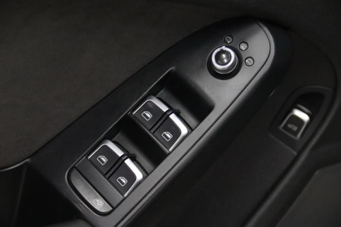 Audi A4 IV (B8) Рестайлинг с пробегом 2013 года, цена 1 345 170 рублей, 172892 км, седан, Автокод Объявления