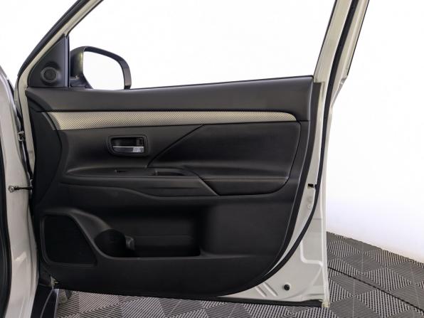 Mitsubishi Outlander III Рестайлинг с пробегом 2014 года, цена 1 750 000 рублей, 210200 км, внедорожник, Автокод Объявления