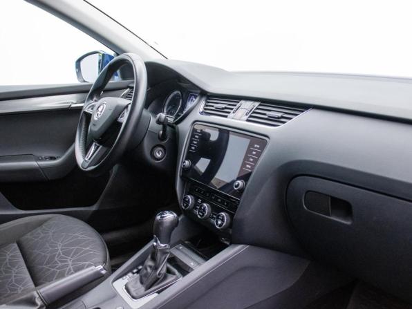 Skoda Octavia III (A7) Рестайлинг с пробегом 2020 года, цена 2 193 000 рублей, 83511 км, лифтбек, Автокод Объявления