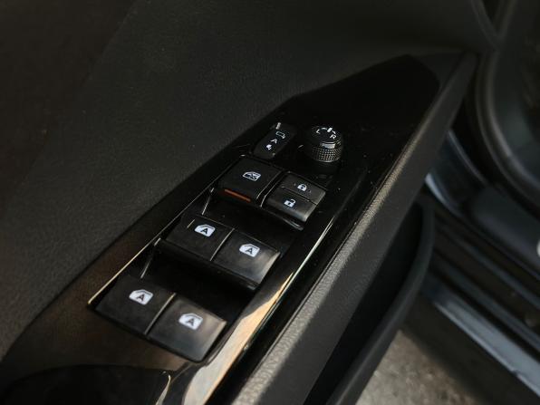 Toyota Camry VIII (XV70) с пробегом 2018 года, цена 2 199 000 рублей, 115752 км, седан, Автокод Объявления