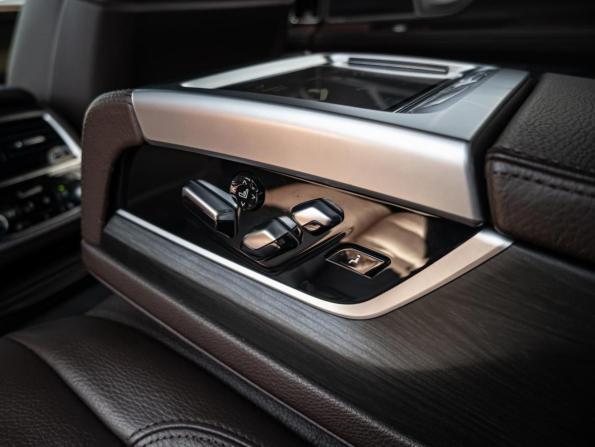 BMW 7 серии VI (G11/G12) с пробегом 2016 года, цена 3 440 000 рублей, 124694 км, седан, Автокод Объявления