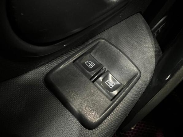 Renault Logan II Рестайлинг с пробегом 2020 года, цена 750 000 рублей, 186000 км, седан, Автокод Объявления