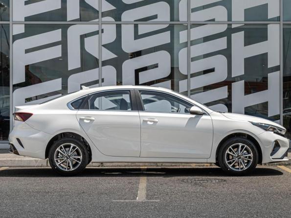 Kia K3 II (China Market) Рестайлинг с пробегом 2026 года, цена 2 505 000 рублей, 128 км, седан, Автокод Объявления