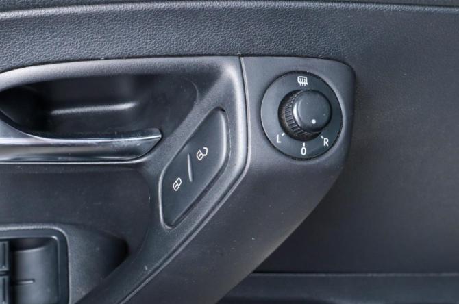 Volkswagen Polo V с пробегом 2015 года, цена 899 000 рублей, 226000 км, седан, Автокод Объявления
