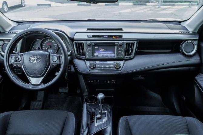 Toyota RAV4 IV (XA40) Рестайлинг с пробегом 2015 года, цена 1 682 000 рублей, 235000 км, внедорожник, Автокод Объявления
