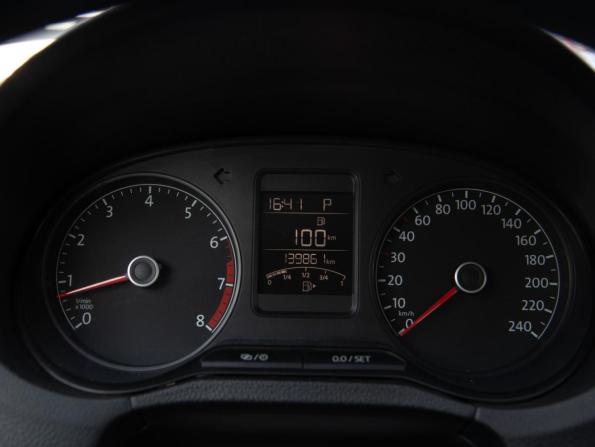 Volkswagen Polo V Рестайлинг с пробегом 2015 года, цена 858 000 рублей, 139000 км, седан, Автокод Объявления