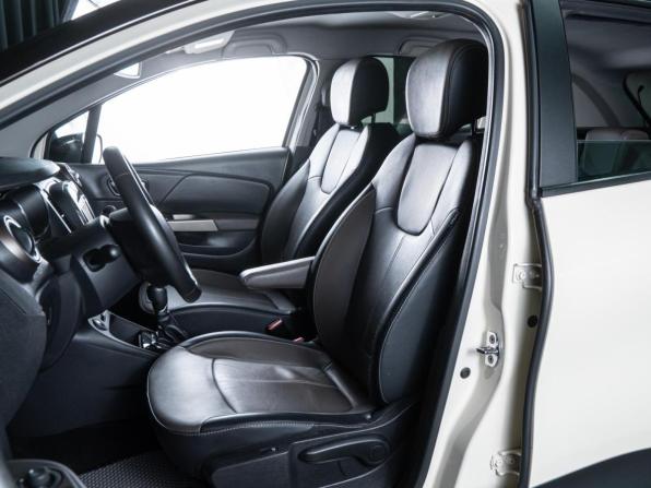 Renault Kaptur I с пробегом 2018 года, цена 1 619 000 рублей, 120167 км, внедорожник, Автокод Объявления