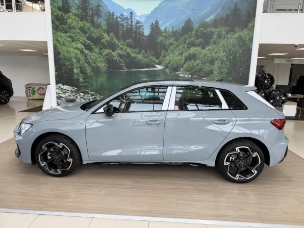 Новый Audi A3 IV (8Y) Рестайлинг 2026 года, цена 4 140 000 рублей, хэтчбек, Автокод Объявления