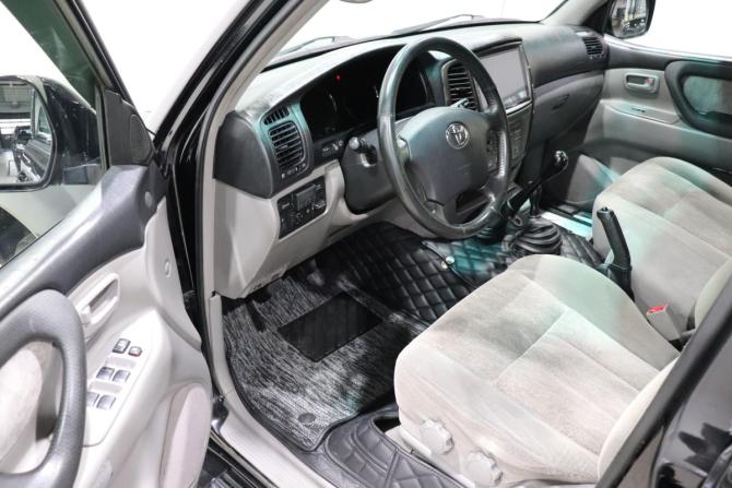 Toyota Land Cruiser 100 Series Рестайлинг 2 с пробегом 2006 года, цена 2 650 000 рублей, 229068 км, внедорожник, Автокод Объявления