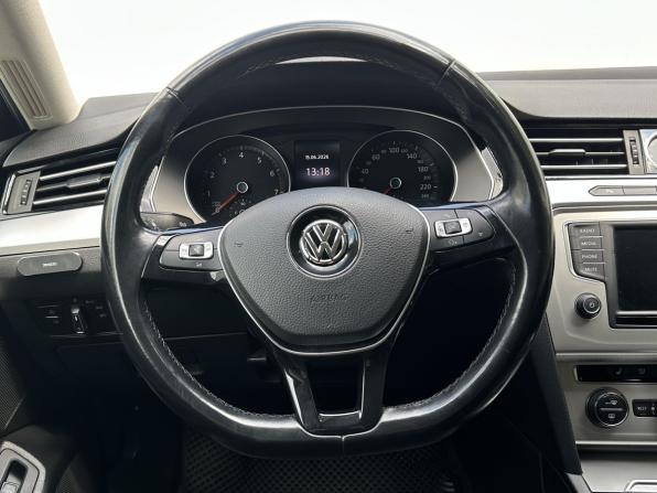 Volkswagen Passat B8 с пробегом 2016 года, цена 1 800 000 рублей, 159758 км, седан, Автокод Объявления