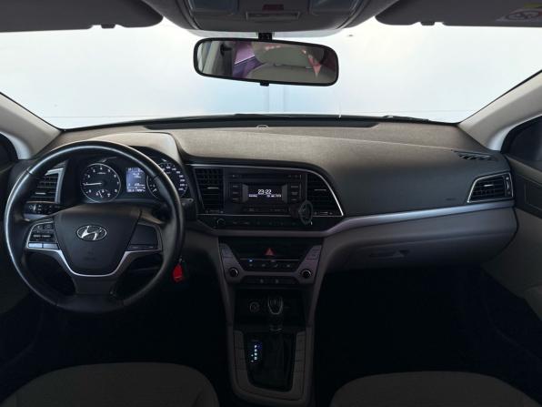Hyundai Elantra VI (AD) с пробегом 2017 года, цена 1 399 000 рублей, 178000 км, седан, Автокод Объявления