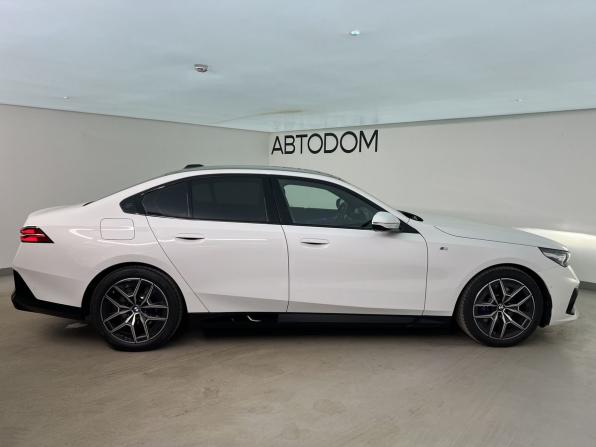 BMW 5 серии VIII (G60/G61/G68) с пробегом 2025 года, цена 9 250 000 рублей, 4526 км, седан, Автокод Объявления