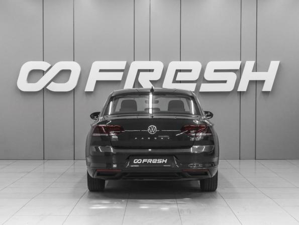 Volkswagen Passat B8 Рестайлинг с пробегом 2019 года, цена 2 369 000 рублей, 151942 км, седан, Автокод Объявления