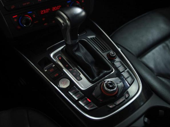 Audi Q5 I (8R) с пробегом 2009 года, цена 1 349 000 рублей, 290887 км, внедорожник, Автокод Объявления