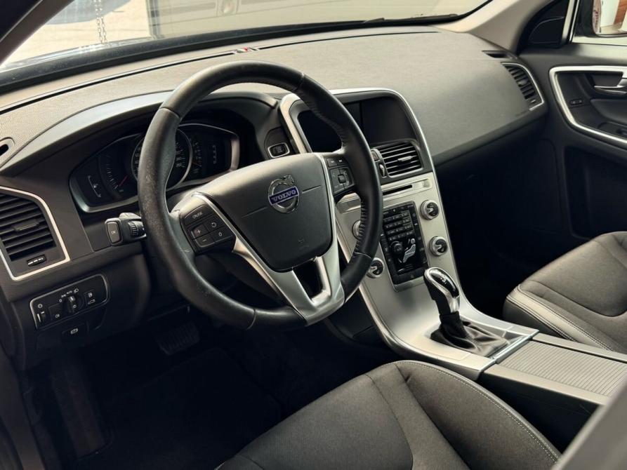 Volvo XC60 I Рестайлинг Санкт-Петербург  - изображение 15