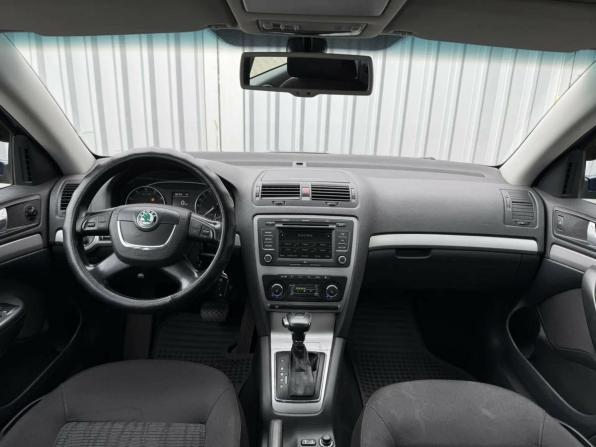 Skoda Octavia II (A5) Рестайлинг с пробегом 2011 года, цена 839 000 рублей, 240591 км, лифтбек, Автокод Объявления