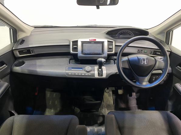 Honda Freed I Рестайлинг с пробегом 2012 года, цена 1 129 900 рублей, 106400 км, компактвэн, Автокод Объявления