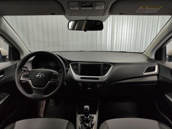 Hyundai Solaris II с пробегом 2019 года, цена 960 000 рублей, 191500 км, седан, Автокод Объявления