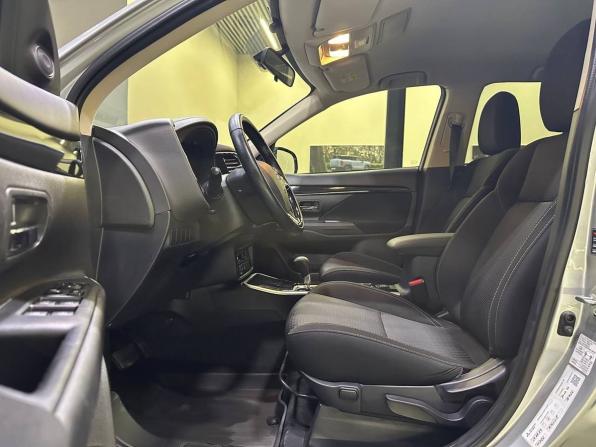 Mitsubishi Outlander III Рестайлинг 3 с пробегом 2021 года, цена 2 570 000 рублей, 42723 км, внедорожник, Автокод Объявления