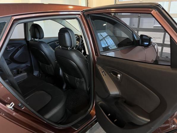 Hyundai ix35 I Рестайлинг с пробегом 2014 года, цена 1 100 000 рублей, 261826 км, внедорожник, Автокод Объявления