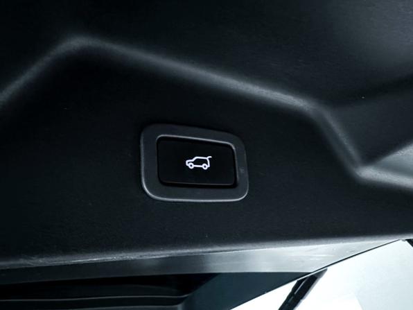 Land Rover Range Rover IV с пробегом 2015 года, цена 3 699 990 рублей, 234757 км, внедорожник, Автокод Объявления