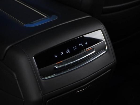 Cadillac Escalade V с пробегом 2023 года, цена 10 527 077 рублей, 42095 км, внедорожник, Автокод Объявления