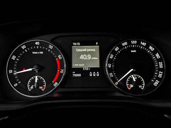 Skoda Octavia IV (A8) с пробегом 2021 года, цена 2 400 000 рублей, 69993 км, лифтбек, Автокод Объявления