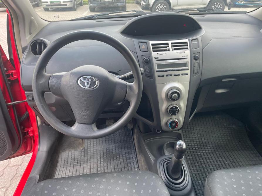 Toyota Yaris II Череповец  - изображение 10